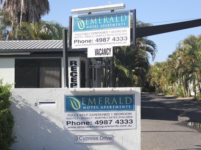Emerald Motel Apartments エクステリア 写真